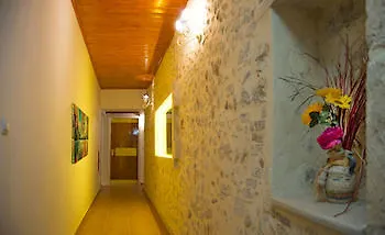 Porto Enetiko * העיירה רתימנו